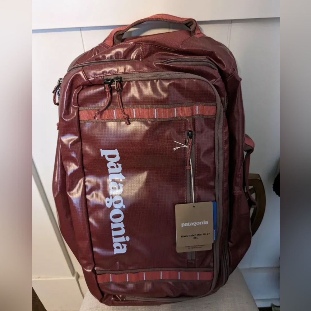 Patagonia Black Hole mini mlc pack 26L in rosehip color NWT